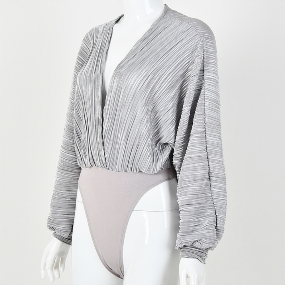 Lux Vneck bodysuit - Picture 5 of 7